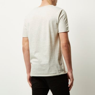 Ecru rounded V-neck t-shirt